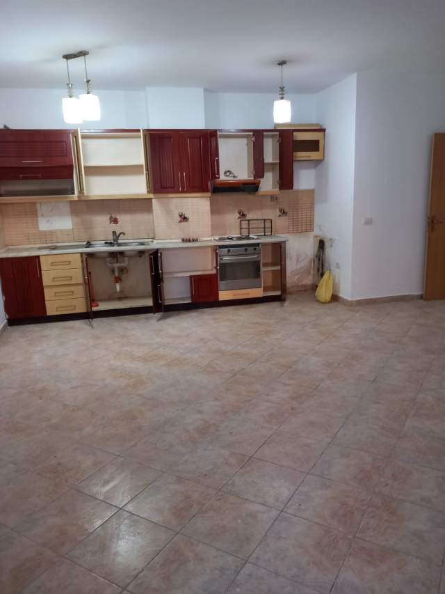 Tirane, jap me qera apartament 2+1+BLK Kati 2, 110 m² 400 Euro (21 dhjetori)
