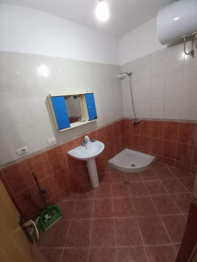Tirane, jepet me qera apartament 2+1+BLK Kati 2, 110 m² 400 Euro (21 DHJETORI)
