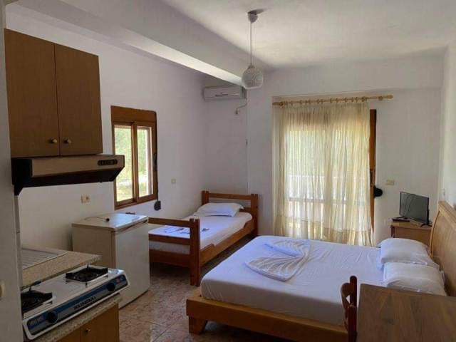 Himare, shitet ambjent biznesi Kati 3, 1.000 m² 890.000 Euro (Qeparo)