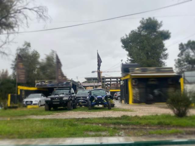 Shitet truall+ njesi biznesi!!