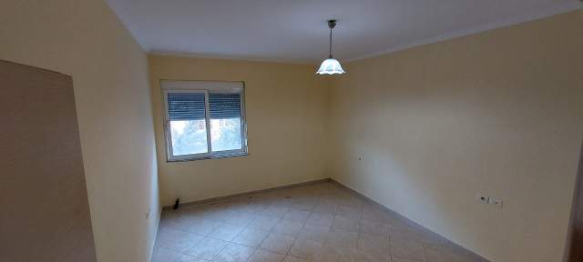 Tirane, shes apartament Kati 2, 103 m² 105.000 Euro (Rruga Kongresi Manastirit)