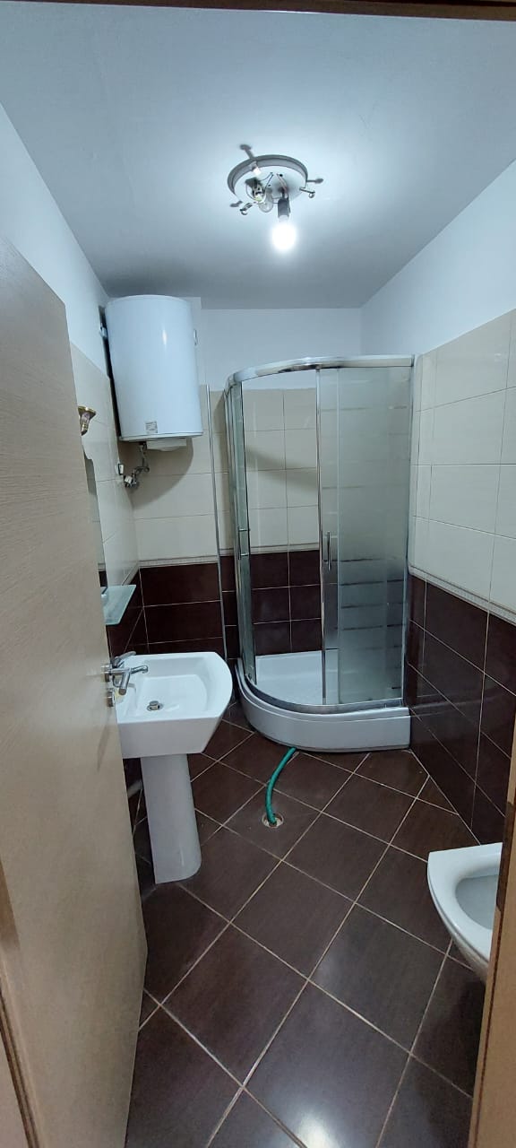 Tirane, shes apartament Kati 2, 103 m² 105.000 Euro (Rruga Kongresi Manastirit)