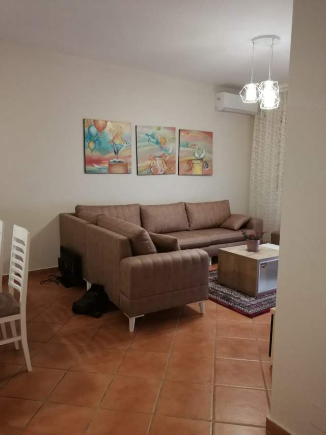 Tirane, jepet me qera apartament 1+1+BLK Kati 2, 77 m² 455 Euro (Liqeni thate)