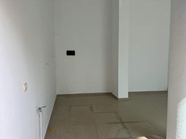Tirane, jepet me qera dyqan Kati 0, 25 m² 30.000 Leke (JOHAN FON HAN)
