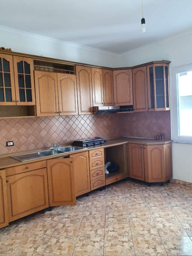 Tirane, jepet me qera apartament 2+1+BLK Kati 3, 100 m² 35.000 Leke (GRAMOZ PASHKO)