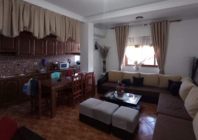 Tirane, shitet Vile 5+1+A+BLK Kati 2, 229 m² 275.000 Euro (pasho hysa)