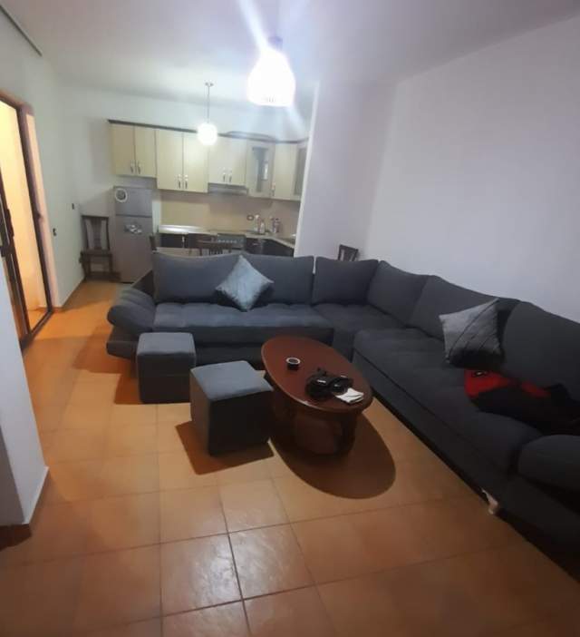 Tirane, jepet me qera apartament 2+1+BLK Kati 8, 80 m² 50.000 Leke (kavajes)