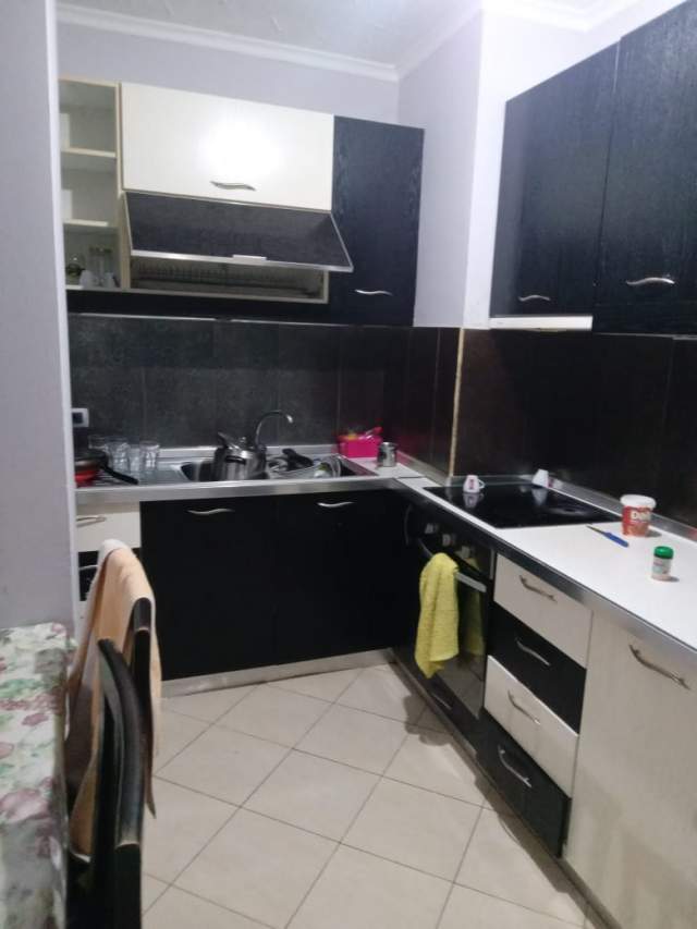 Tirane, jepet me qera apartament Kati 6, 98 m² 300 Euro (MUHAMET DELIU)