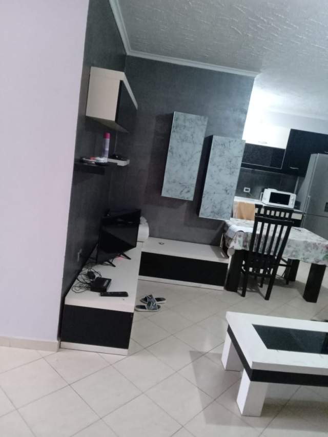 Tirane, jepet me qera apartament Kati 6, 98 m² 300 Euro (MUHAMET DELIU)