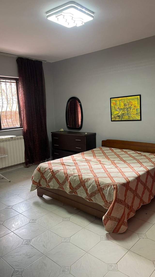 Tirane, jepet me qera shtepi 2+1+BLK Kati 1, 97 m² 40.000 Leke (Rruga Besa)