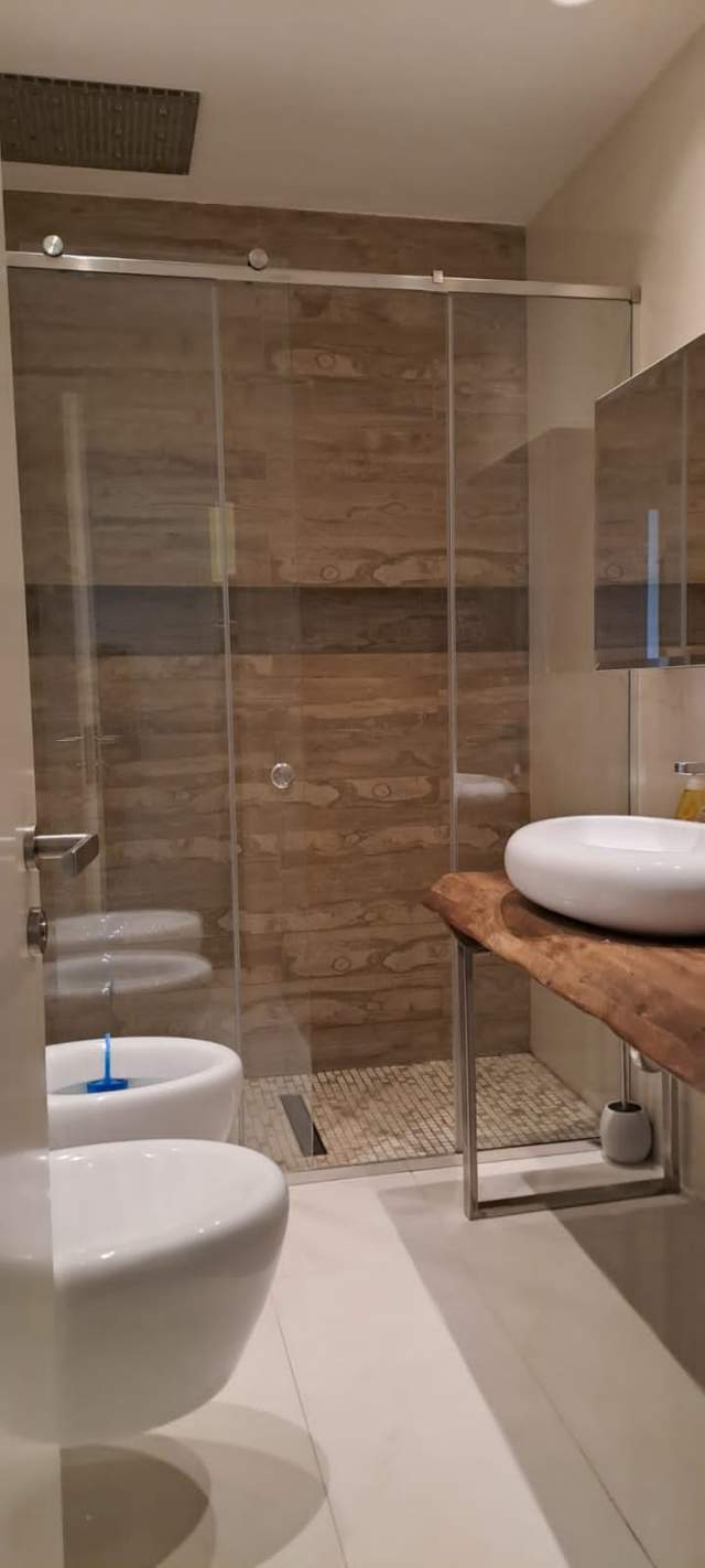 Tirane, jepet me qera apartament 2+1+BLK Kati 8, 125 m² 1.500 Euro (Rruga Dervish Hima)