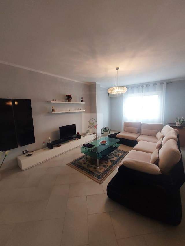 Durres, jepet me qera apartament 2+1+A+BLK Kati 7, 105 m² 500 Euro