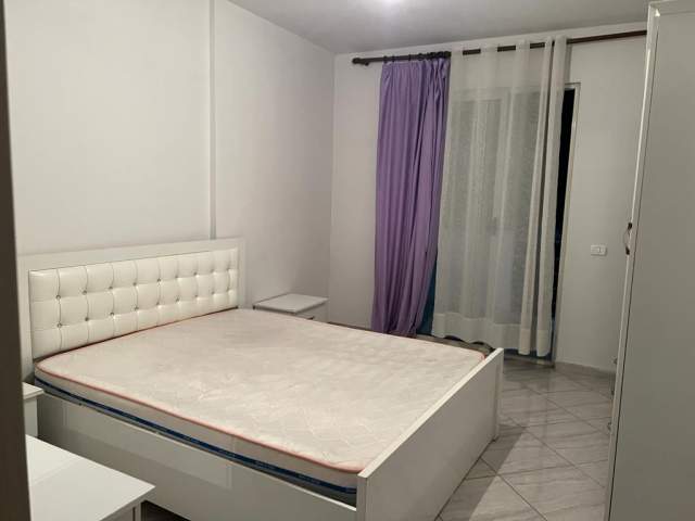 Tirane, jepet me qera apartament 1+1+BLK Kati 3, 72 m² 300 Euro (3Deshomoret)