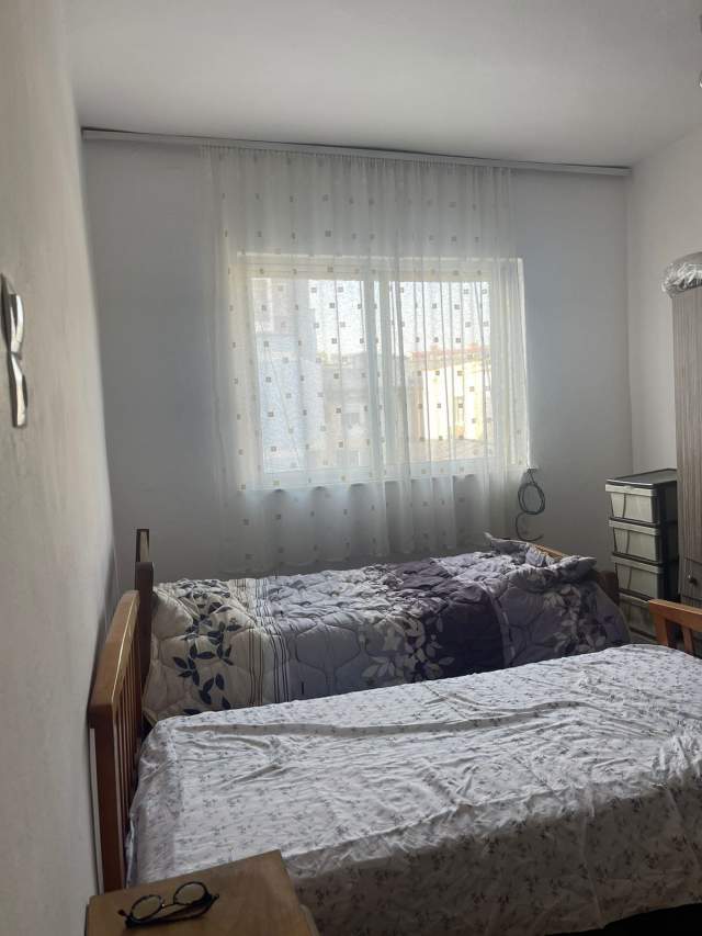 Tirane, jepet me qera apartament 2+1 Kati 4, 90 m² 450 Euro (Rruga Muhamet Gjollesha Tiranë,Shqipëria)