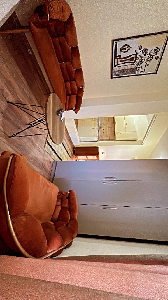 Tirane, jepet me qera garsonier Kati 3, 30 m² 300 Euro (rruga budi mbrapa ambasades amerikane)
