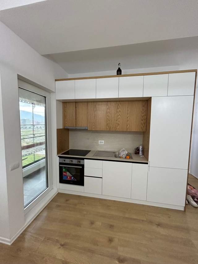 Tirane, jepet me qera apartament 1+1 Kati 5, 60 m² 300 Euro (Rruga Jordan Misja,Kompleksi kontakt)