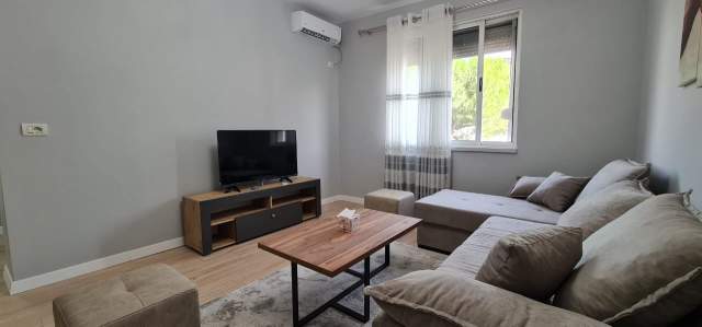 Tirane, jepet me qera apartament 1+1 Kati 3, 51 m² 400 Euro (Muhamed Gjollesha)