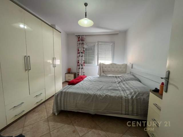 Tirane, shitet apartament 2+1+BLK Kati 10, 98 m² 180.000 Euro (Komuna e Parisit)