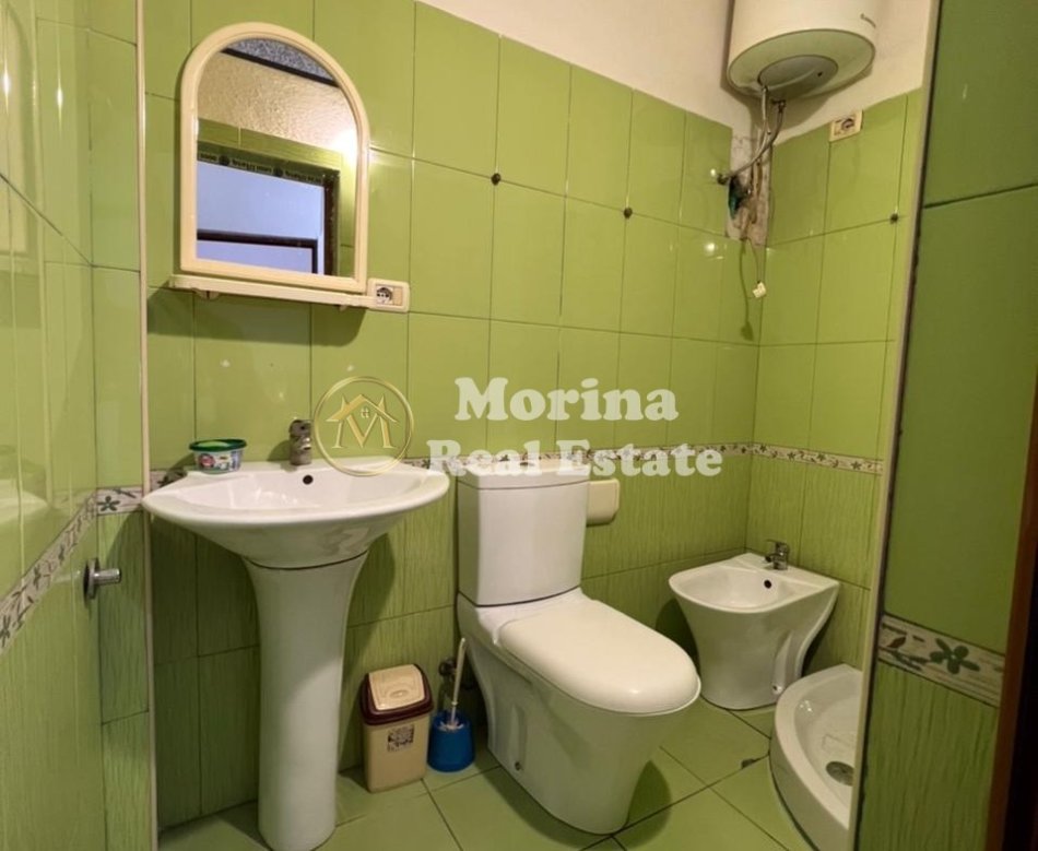 Tirane, jepet me qera shtepi 2+1 Kati 1, 100 m² 400 € (Oxhaku)