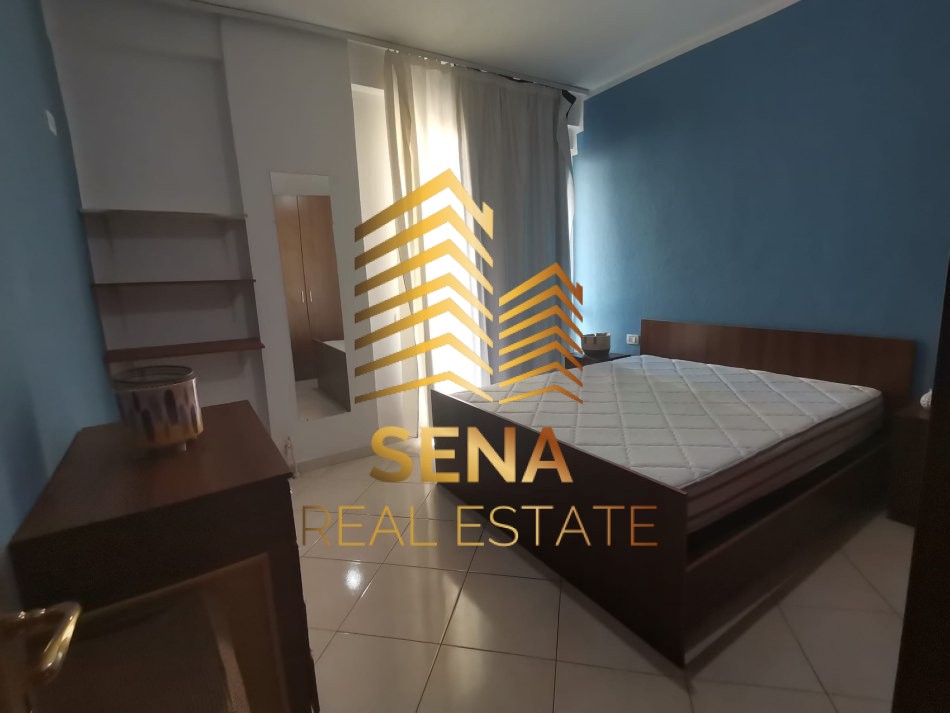 Tirane, jepet me qera apartament 1+1 Kati 4, 57 m² 400 € (Rruga Rrapo Hekali)