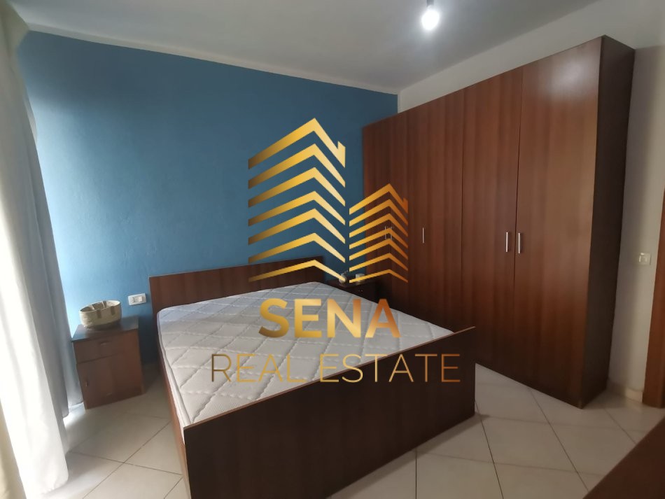 Tirane, jepet me qera apartament 1+1 Kati 4, 57 m² 400 € (Rruga Rrapo Hekali)