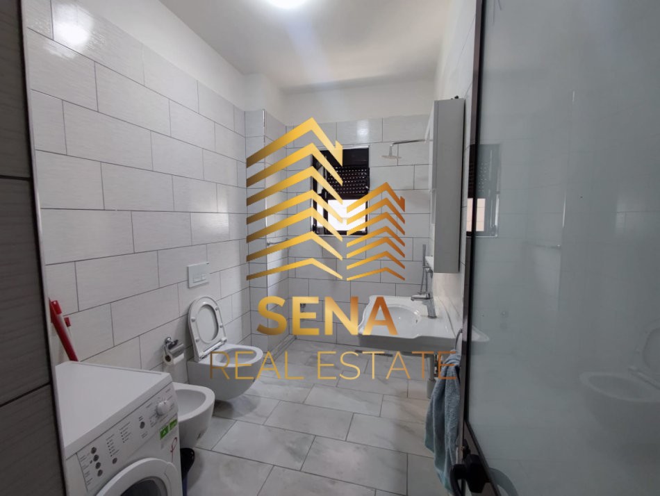 Tirane, jepet me qera apartament 2+1+Aneks Kati 4, 100 m² 600 € (Rruga Jeronim Derada)