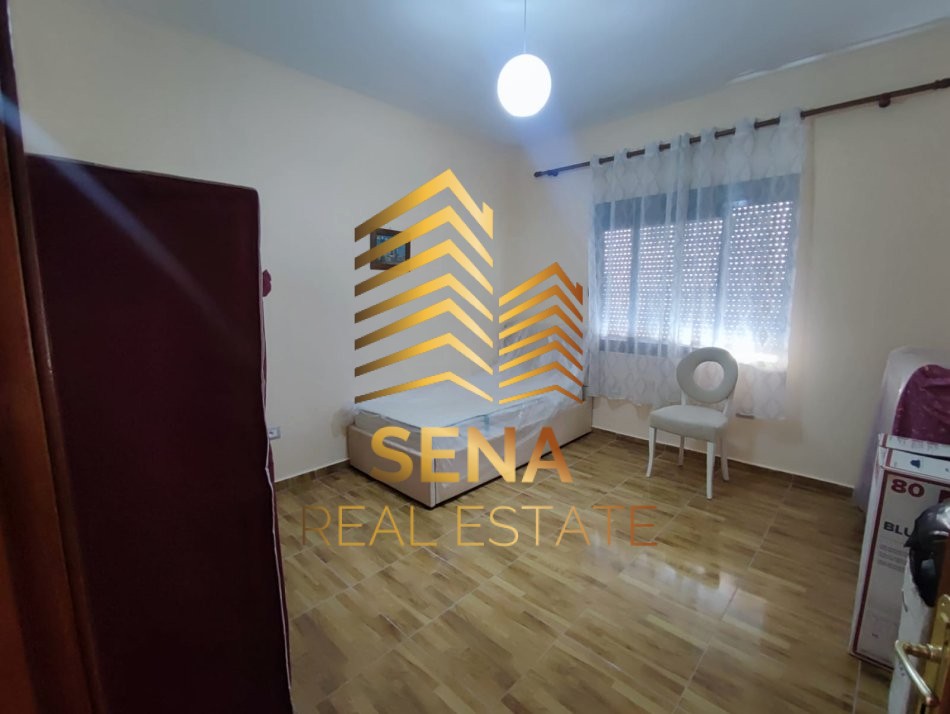 Tirane, jepet me qera apartament 2+1+Aneks Kati 4, 100 m² 600 € (Rruga Jeronim Derada)