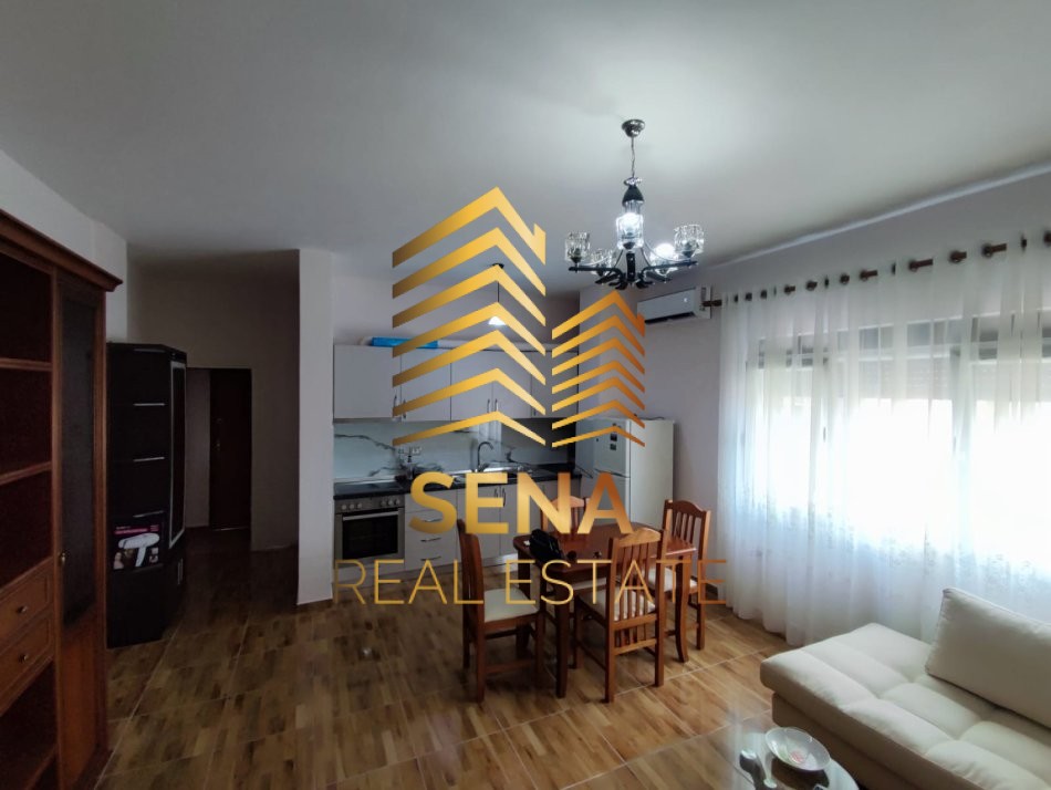 Tirane, jepet me qera apartament 2+1+Aneks Kati 4, 100 m² 600 € (Rruga Jeronim Derada)