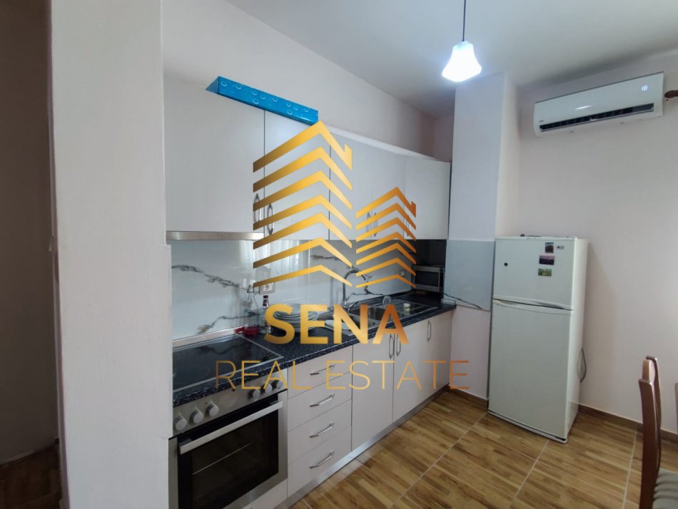 Tirane, jepet me qera apartament 2+1+Aneks Kati 4, 100 m² 600 € (Rruga Jeronim Derada)