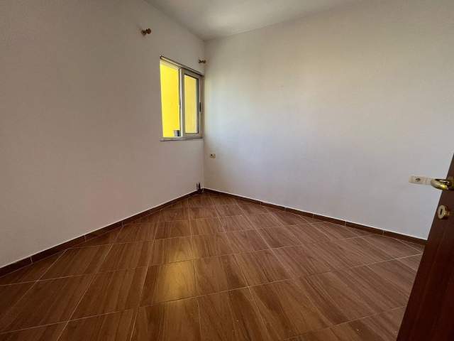 Tirane, shes apartament 1+1+BLK Kati 7, 49 m² 79.000 Euro (1+1 PER SHITJE TE FUSHA E AVIACIONIT)