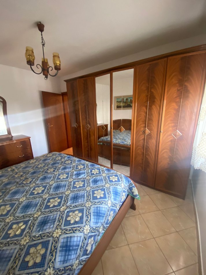 Tirane, jepet me qera apartament 2+1+Ballkon Kati 4, 67 m² 400 € (Bulevardi Zhan D&#039;ark)