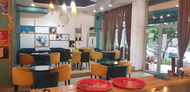 Tirane, shitet lokal Kati 0, 290 m² 550.000 Euro (Kthesa e Kamzes,Terminali)
