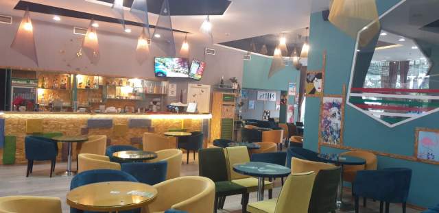 Tirane, shitet lokal Kati 0, 290 m² 550.000 Euro (Kthesa e Kamzes,Terminali)