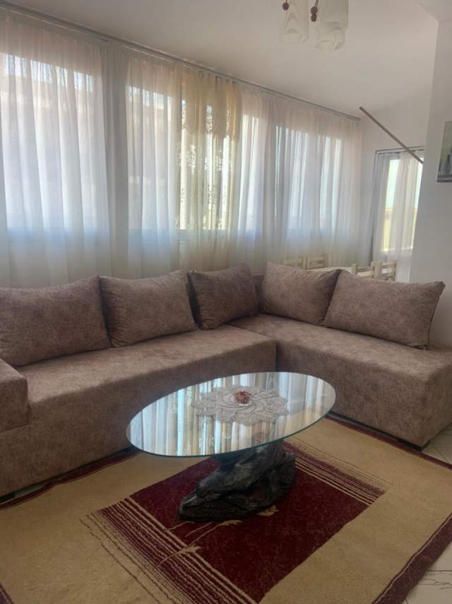 Durres, jepet me qera apartament 2+1+BLK Kati 8, 55 m² 250 Euro (Prane Bajram Currit, Plazh)