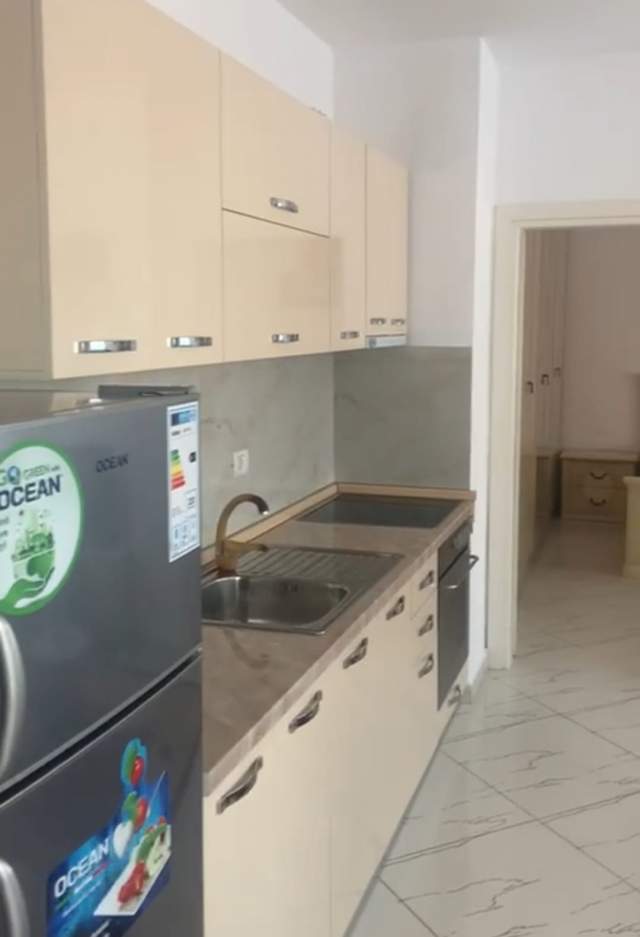 Durres, jepet me qera apartament 2+1+BLK Kati 8, 55 m² 250 Euro (Prane Bajram Currit, Plazh)