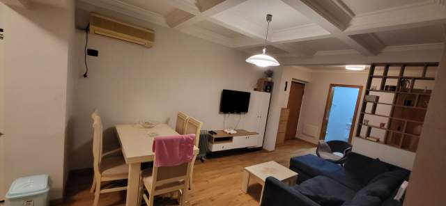 Tirane, jepet me qera apartament 2+1 Kati 2, 76 m² 450 Euro (Pazari i Ri)