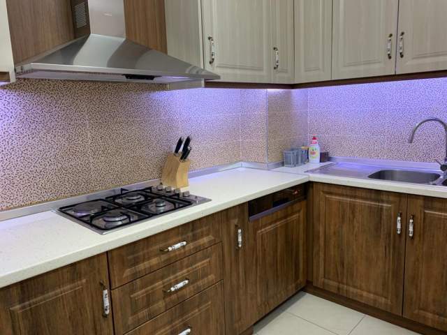 Durres, jepet me qera apartament 2+1+A+BLK Kati 9, 100 m² 400 Euro (PERBALLE SHKOLLES 2 GJELAT)