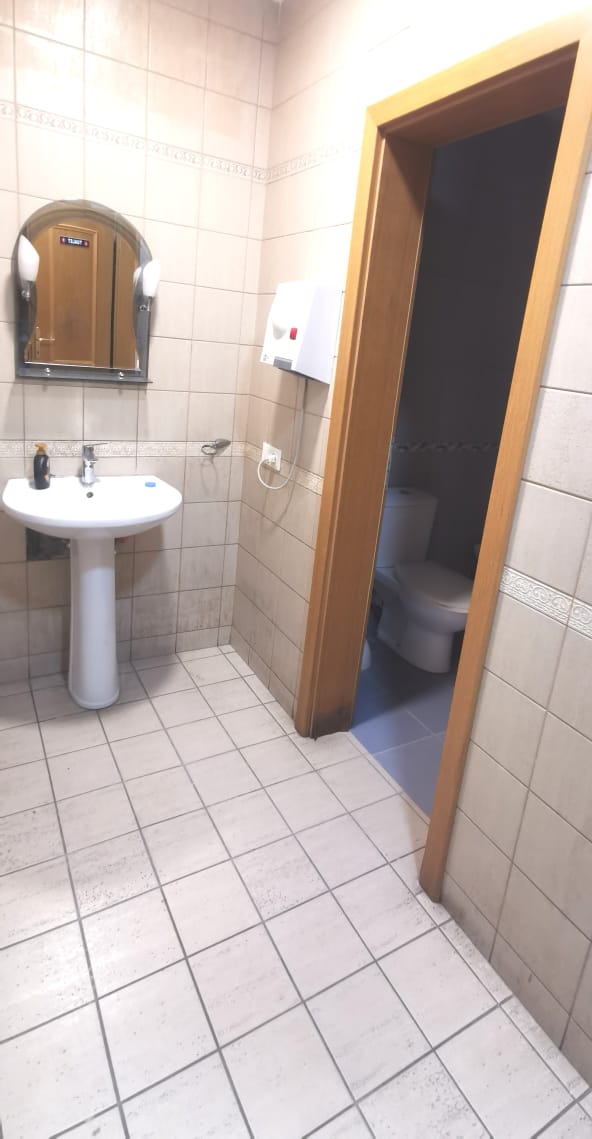 Tirane, jepet me qera zyre Kati 2, 126 m² 1.200 Euro (Rruga Kavajes)
