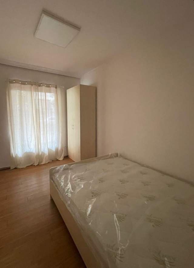 Tirane, jepet me qera 1+1+BLK Kati 1, 70 m² 400 Euro (Universiteti Mesdhetar i Shqiperise, Rruga Rexhep)