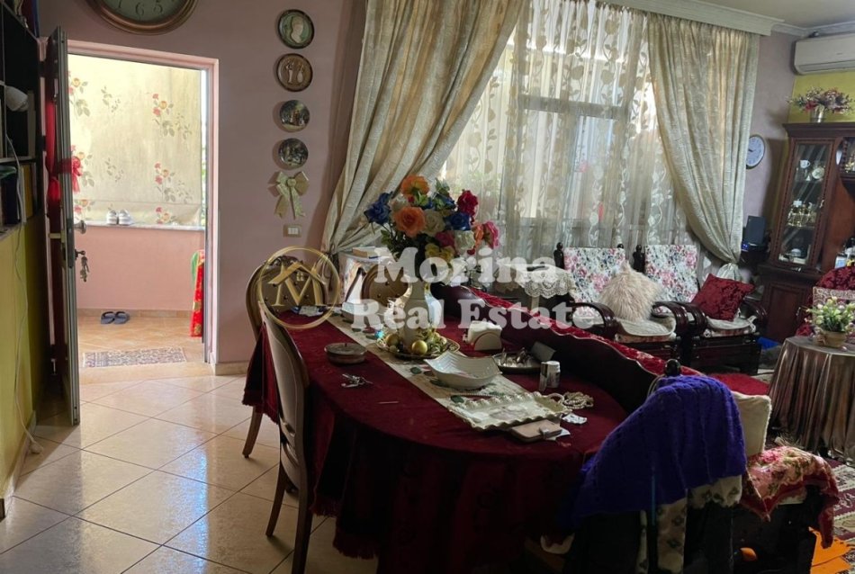 Tirane, jepet me qera shtepi 3+1 Kati 3, 90 m² 800 € (Ish Fusha Aviacionit)