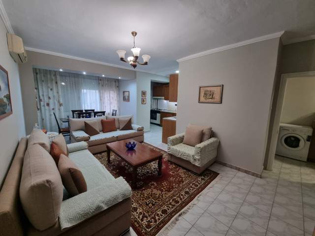 Tirane, jepet me qera apartament 1+1+BLK Kati 3, 62 m² 500 Euro (Komuna e parisit)