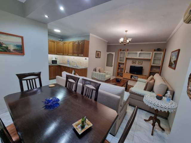 Tirane, jepet me qera apartament 1+1+BLK Kati 3, 62 m² 500 Euro (Komuna e parisit)