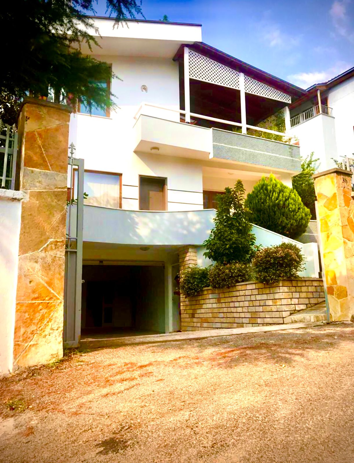 Vile 3 kateshe ne shitje te Vilat Gjermane 580.000€