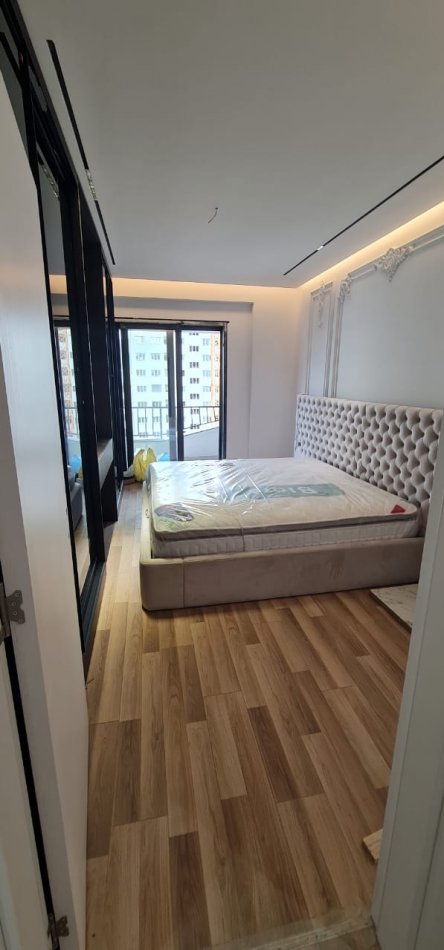 Jepet Shtepi  per shitje,    ne Pallat i Ri 2+1  11759