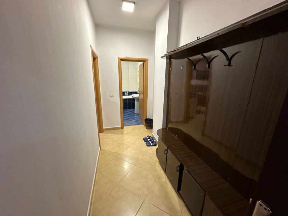 Tirane, shiten 2-3 ose 5 garsoniere  (Hotel Closseu)