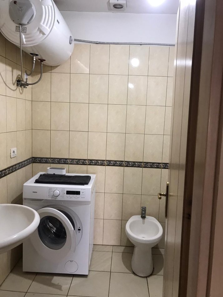 Shitet apartament 2+1 në zonen e Unazes së Re,Astir.