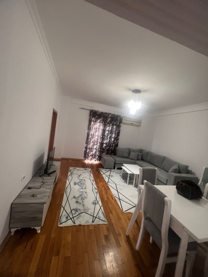 Apartament me Qera 2+1