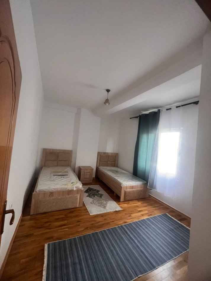 Apartament me Qera 2+1