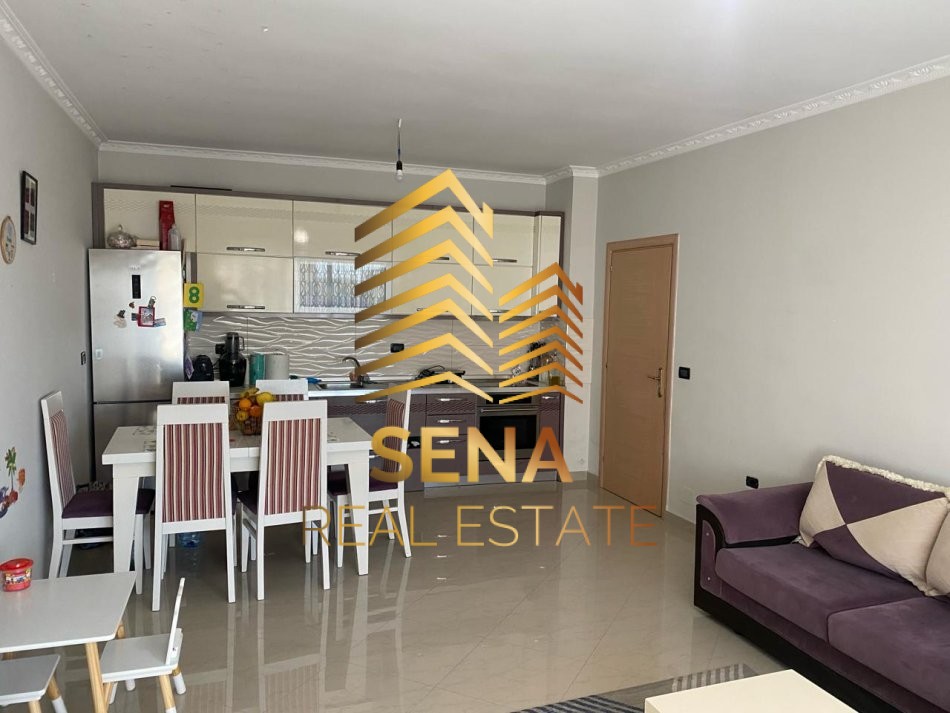 Tirane, jepet me qera apartament 2+1 Kati 7, 105 m² 400 € (Rruga Mikel Maruli)