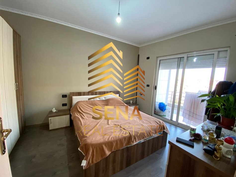 Tirane, jepet me qera apartament 2+1 Kati 7, 105 m² 400 € (Rruga Mikel Maruli)